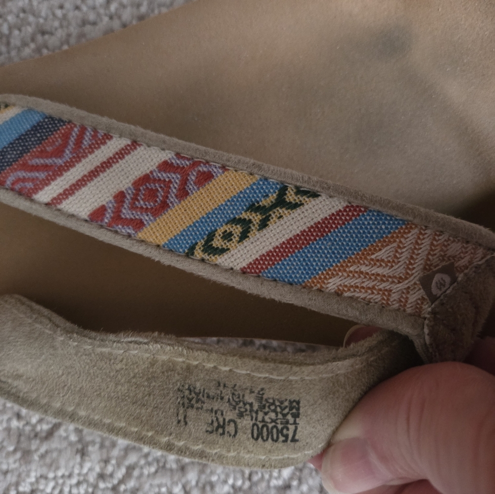 Minnetonka Tan Slip-On Shoes with Multicolor Pattern